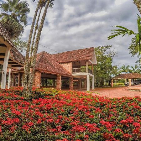 Hotel Hacienda Gualanday Apiay ภายนอก รูปภาพ