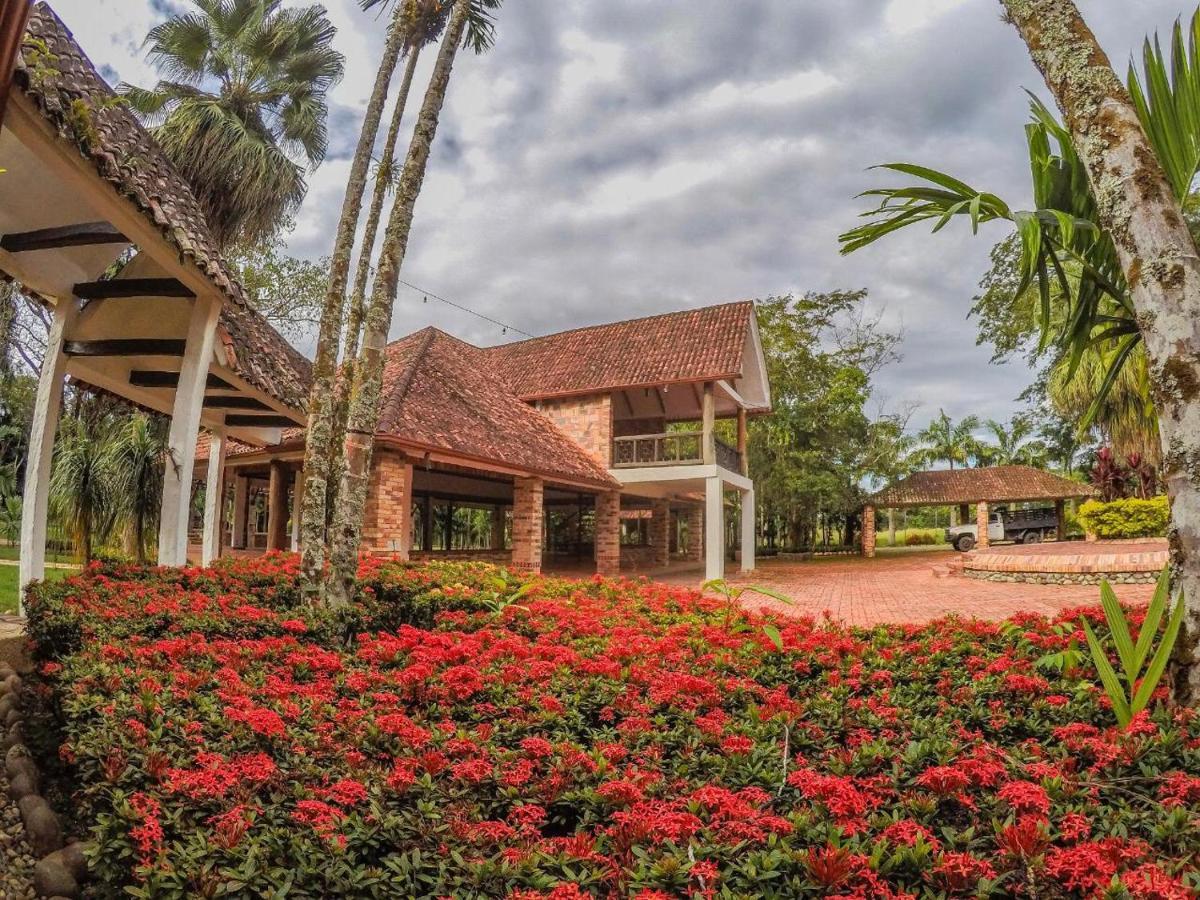 Hotel Hacienda Gualanday Apiay ภายนอก รูปภาพ