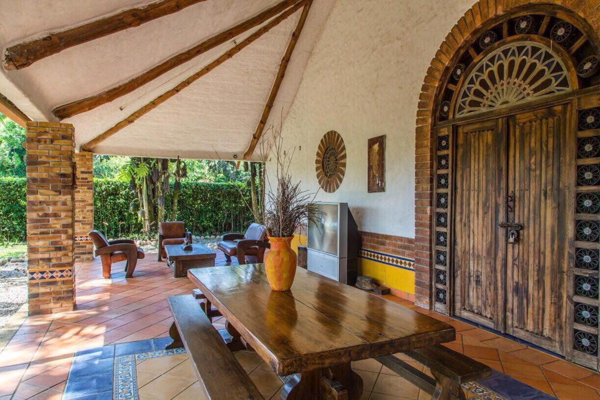 Hotel Hacienda Gualanday Apiay ภายนอก รูปภาพ