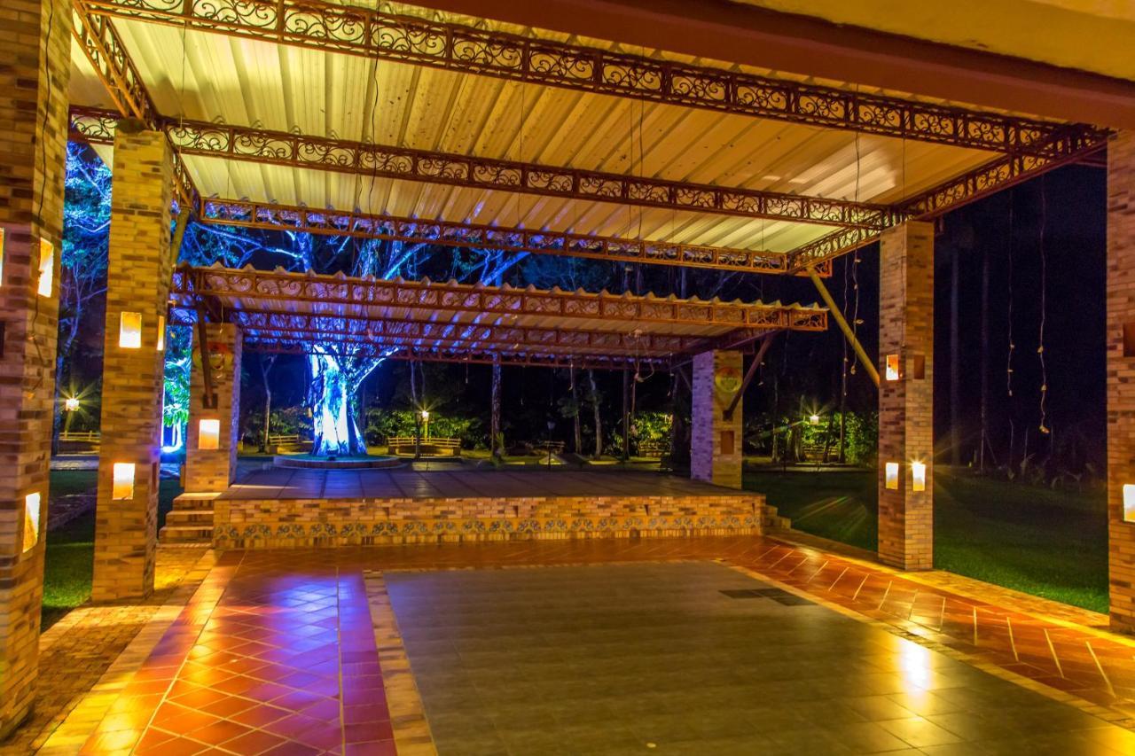 Hotel Hacienda Gualanday Apiay ภายนอก รูปภาพ