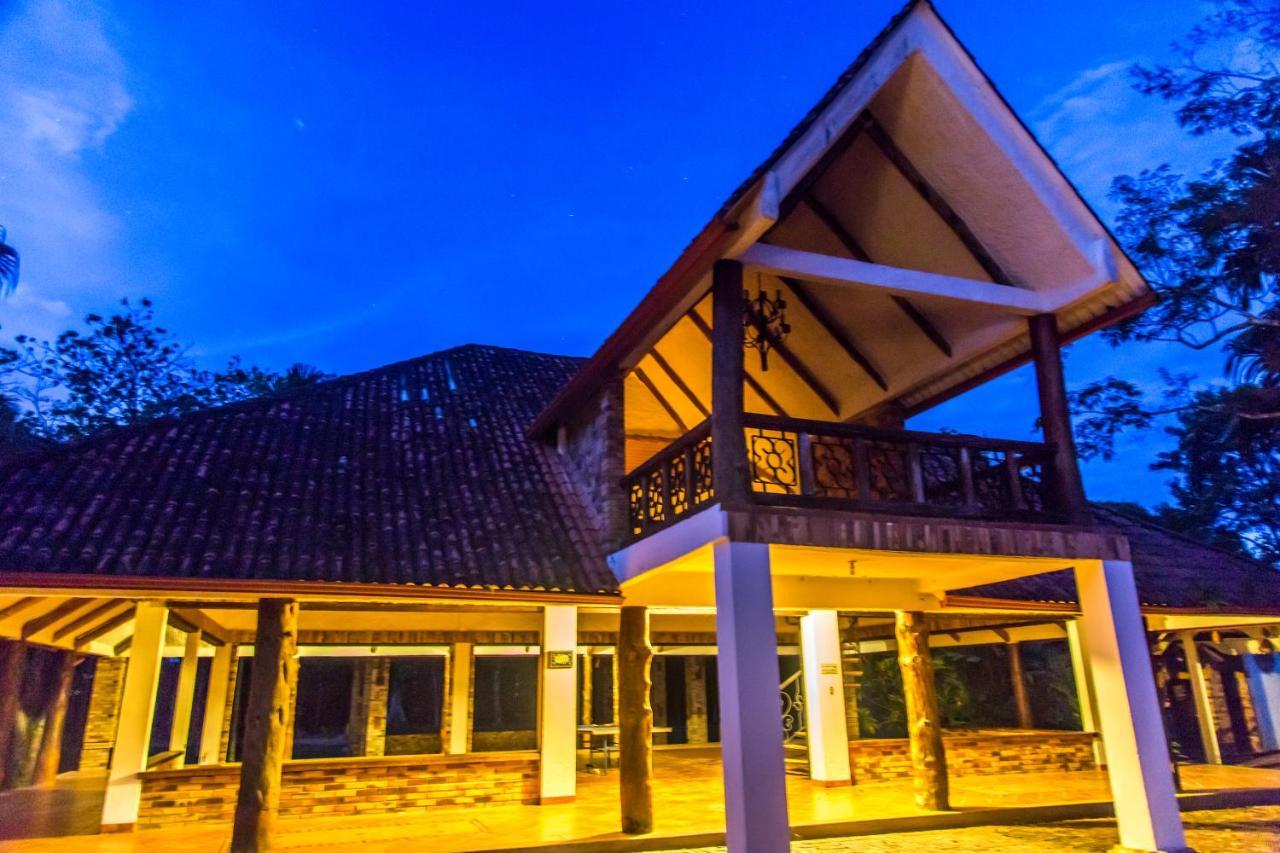 Hotel Hacienda Gualanday Apiay ภายนอก รูปภาพ