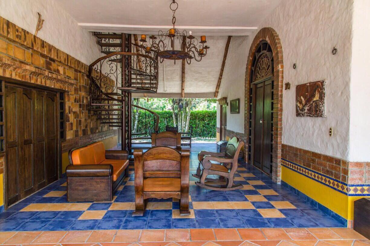 Hotel Hacienda Gualanday Apiay ภายนอก รูปภาพ