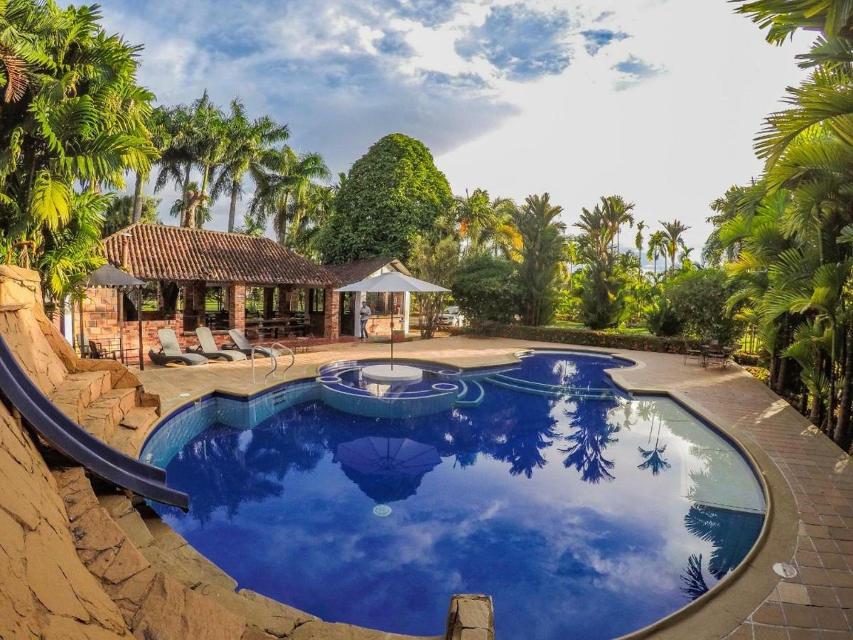 Hotel Hacienda Gualanday Apiay ภายนอก รูปภาพ