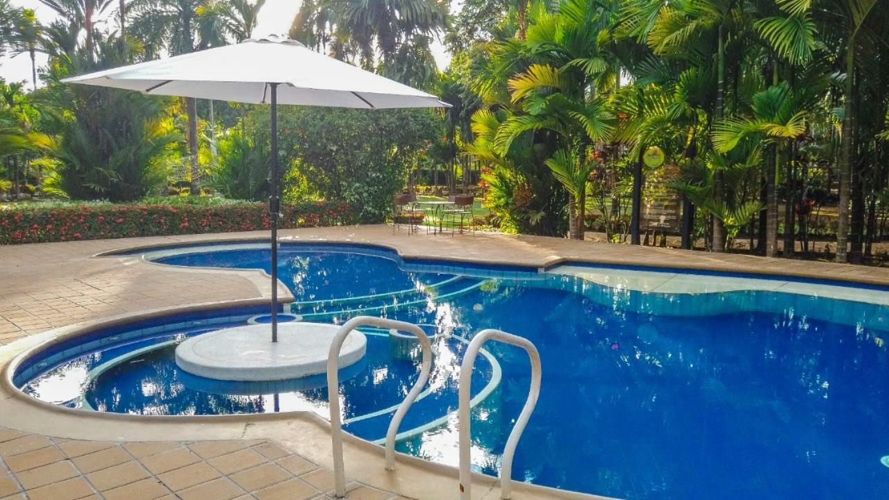 Hotel Hacienda Gualanday Apiay ภายนอก รูปภาพ