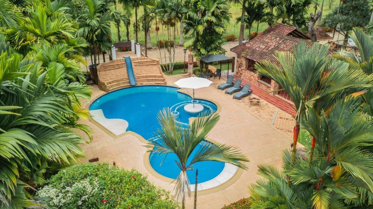Hotel Hacienda Gualanday Apiay ภายนอก รูปภาพ